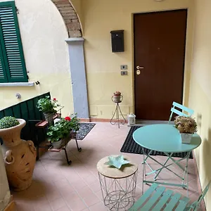 Civico 2 Operetta Marina Italia