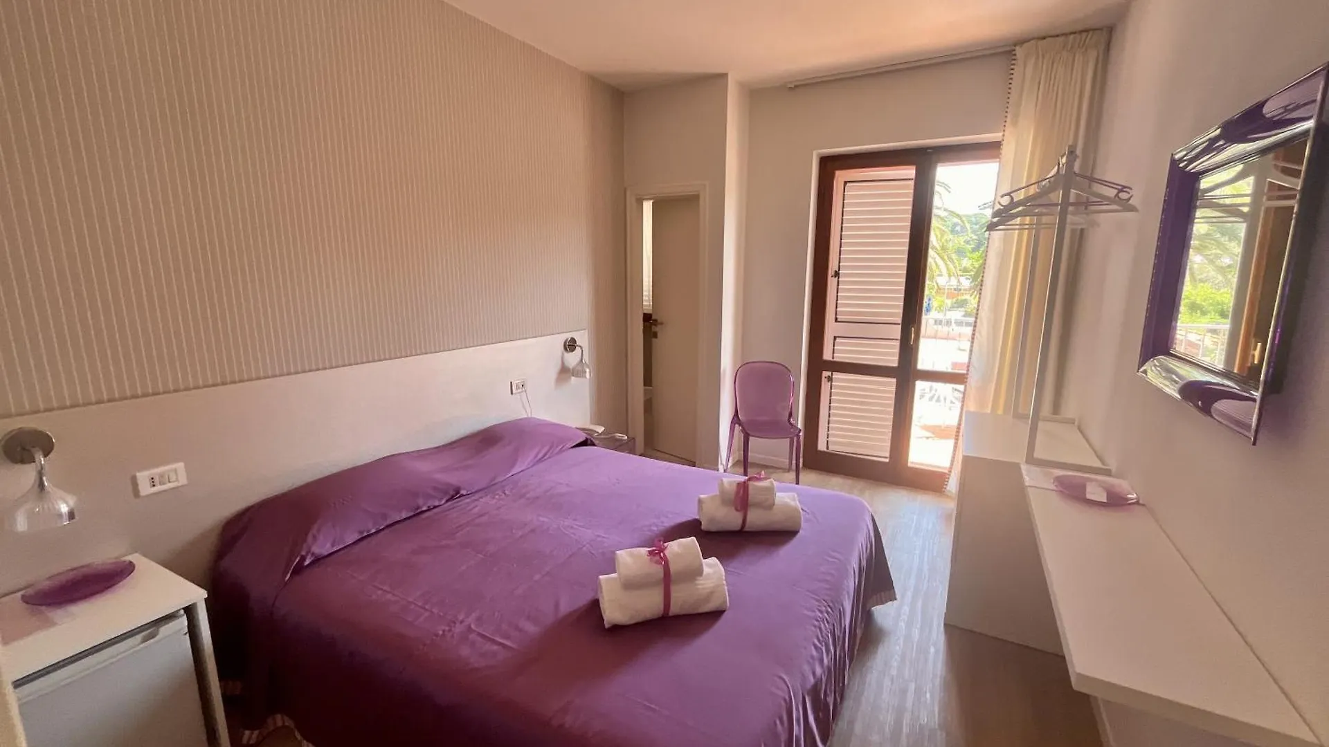 Hotel Villa Rosa Porto Azzurro 3*,  Italia